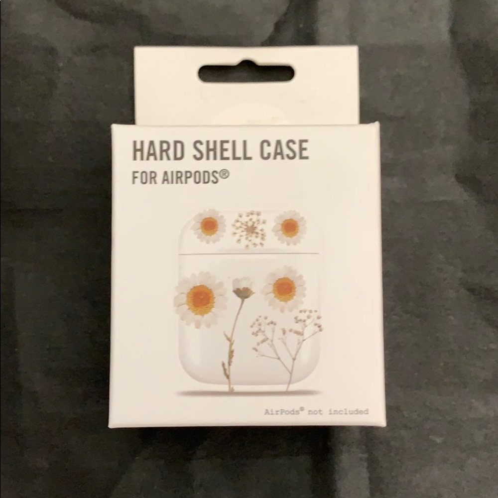 URBAN OUTFITTERS FLOWER AIRPOD CASE